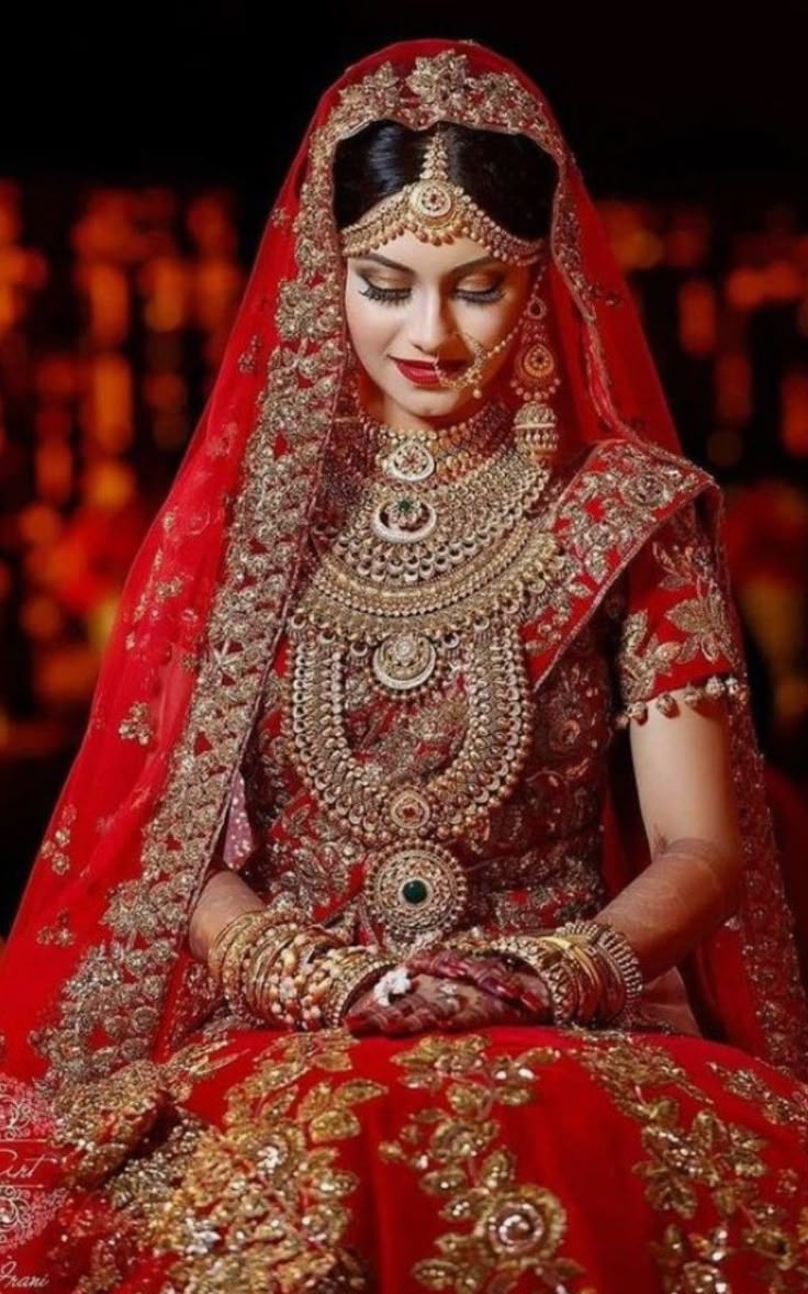 Indian mehndi ceremony hands